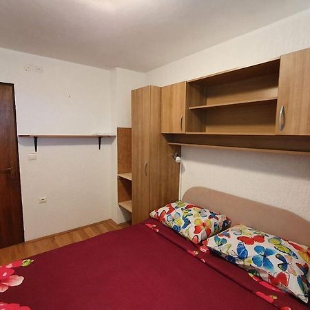 Apartment Mirella For 6 Persons Located In Central Istria Gradinje Exterior foto